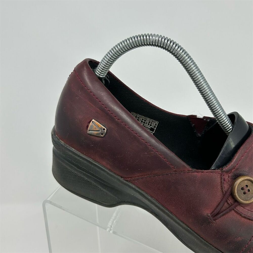 KEEN Women's Red Leather Slip-On Clog Loafers Size 10 Casual Comfort - Picture 2 of 15